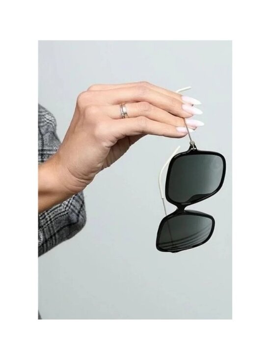 ?- New Authentic Gucci Grey Butterfly Ladies Sunglasses GG1267SA 001 60 main image 10
